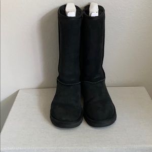 Black Ugg’s size 7